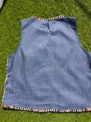 Conjunto top cuadros y pantalón blanco ancho