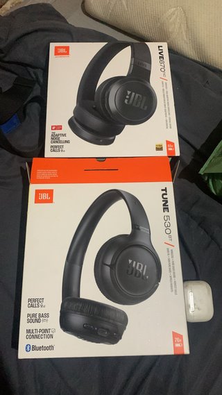 Auriculares JBL LIVE 670NC y TUNE 530BT