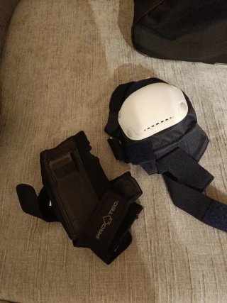 Casco y protecciones skate/patinaje