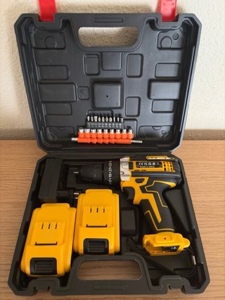 Taladro Percutor Inalámbrico 21V + Maletín