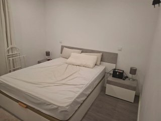 Dormitorio completo moderno cabecero y mesitas