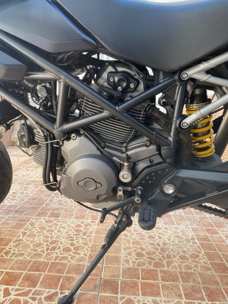 Ducati Hypermotard 796 Negra