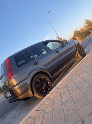 Ford Fusion 2004