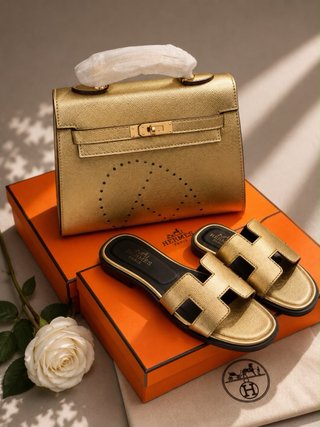 Hermes Pink Slippers & Bag Set