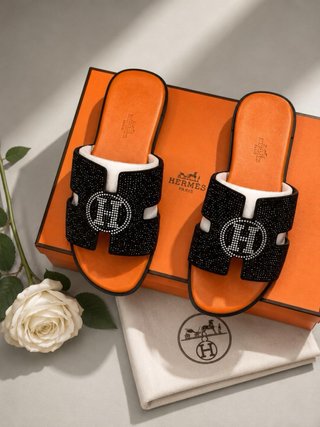 Hermes Pink Slippers & Bag Set
