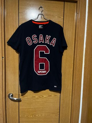 Camiseta Superdry Osaka 6 Negra Roja