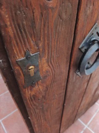 Puerta de madera antigua