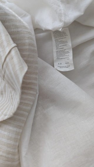 Vestido Anany floral o Vestido Tintoreto beige.