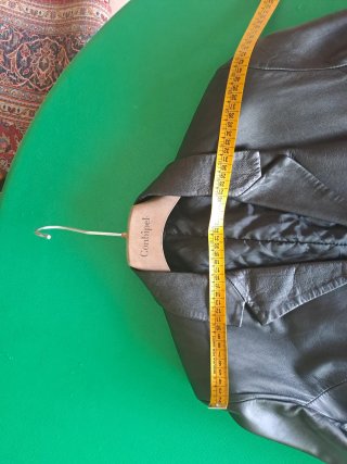 Giacca in pelle nera
