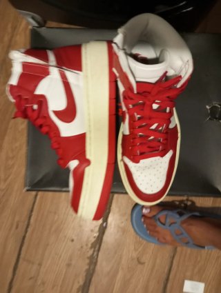 Zapatillas Jordan Rojas y Blancas