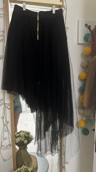 Falda tul negra asimétrica