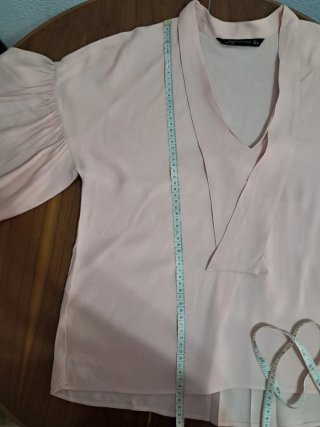 Blusa rosa escote choker manga acampanada