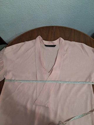 Blusa rosa escote choker manga acampanada