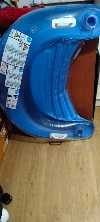 Sillón flotante azul