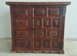 Mueble antiguo de máquina de coser