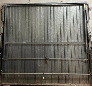 Puerta de garaje metálica