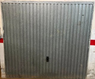 Puerta de garaje metálica