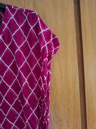 Vestido kaftan fucsia estampado geométrico