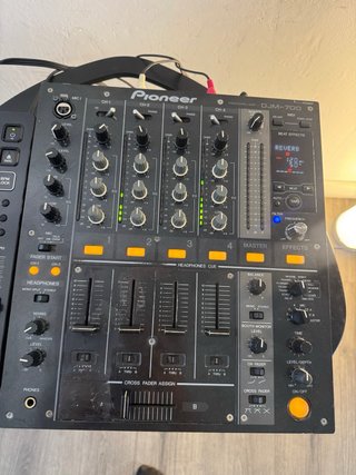 Pioneer DJ DJM-700 + 2 XDJ-700 + Flight Case
