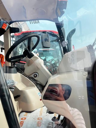 Tractor Kioti RX9040 Rojo