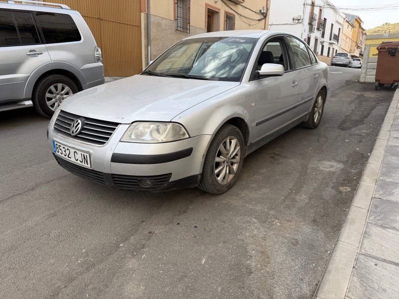 Volkswagen Passat 2003 - foto 1