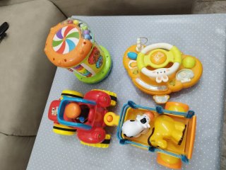 Juguetes bebé: tractor, volante y tambor