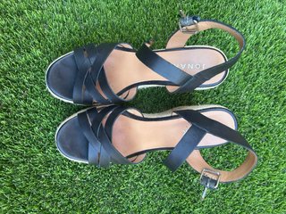 Sandalias Cuña Elegantes T39 Negro/Beige