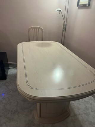 Mesa de salón extensible ovalada