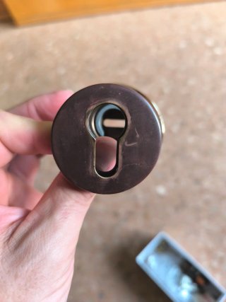 Escudo de seguridad para cerradura