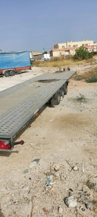Grúa con plataforma