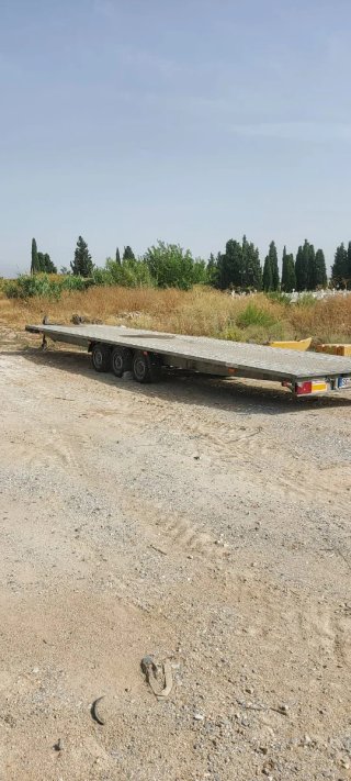 Grúa con plataforma