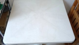 Mesa bar blanca 60x60x70 cm + Mantel