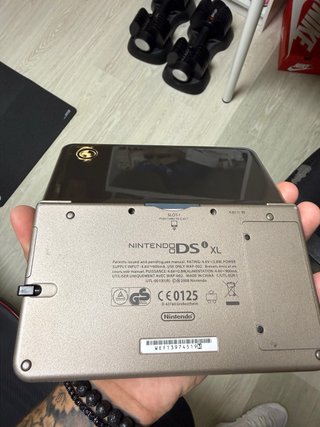 Nintendo DSi XL Negra