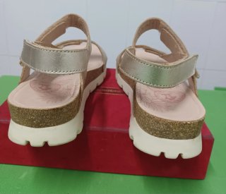 Sandalias Panama Jack doradas talla 37