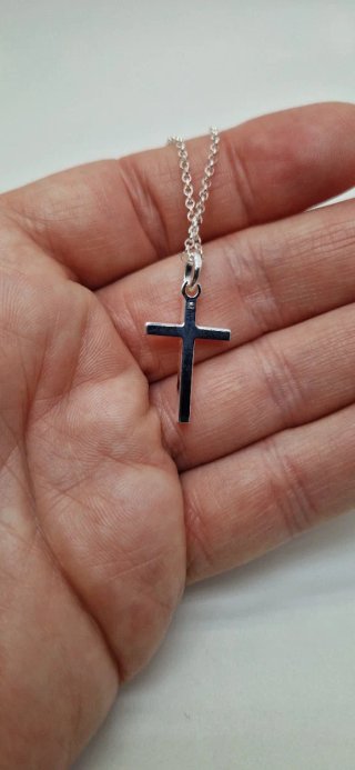 CADENA Y CRUZ DE PLATA