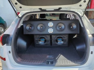 Instalación de pantallas multimedia para coches