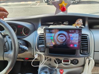 Instalación de pantallas multimedia para coches