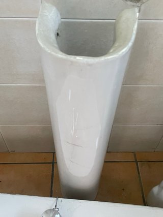 Lavabo Roca con grifo