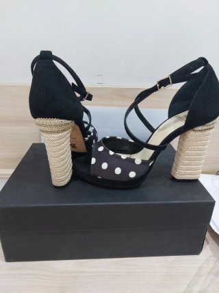 Sandalias Just Ene lunares tacón