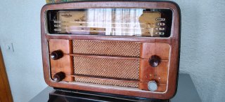 Radio Invicta Bombay 5306 Válvulas (1952) con FM