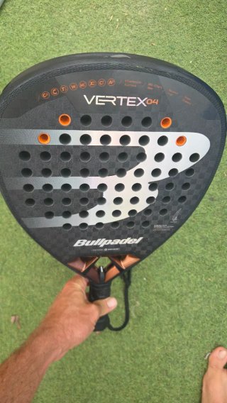 Pala Bullpadel Vertex 04 2025