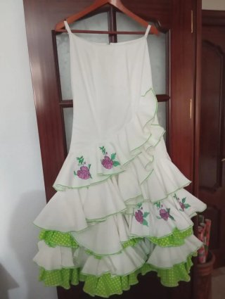 Falda flamenca volantes flores verde