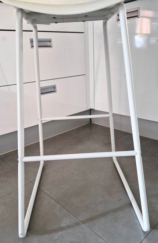 Dos Taburetes alto 65 cm polipropileno y acero