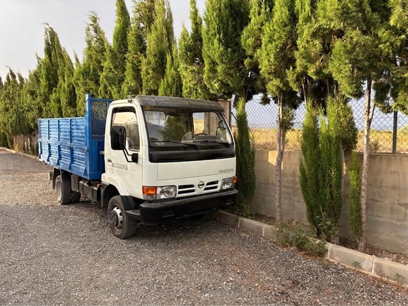 nissan cabstar - foto 1