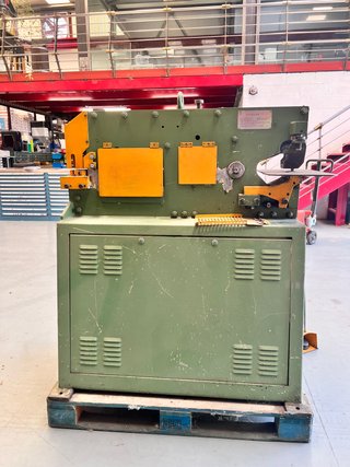 Punzonadora Geka Minicrop 45 Usada