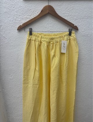 Pantalones fluidos nuevos amarillo mantequilla