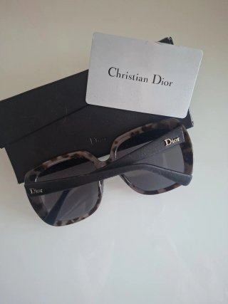 Gafas de sol Christian Dior negras y grises