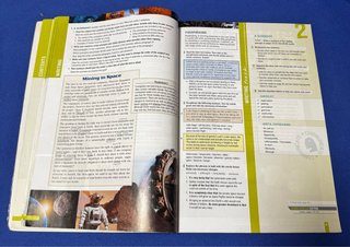 Living English 2 Bachillerato. Student's book