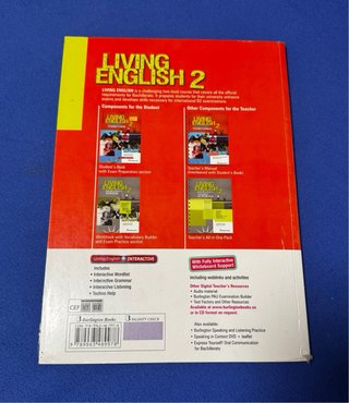 Living English 2 Bachillerato. Student's book