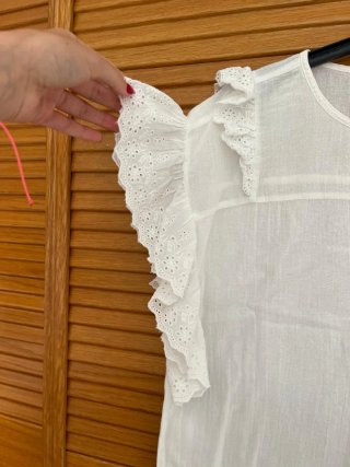 Blusa blanca Noisy May con volantes Talla S